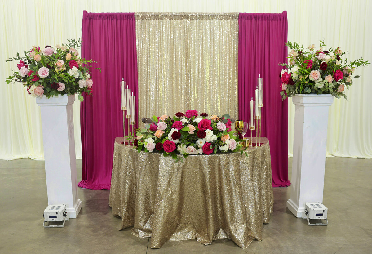 katelynn-connor-wedding-main-table