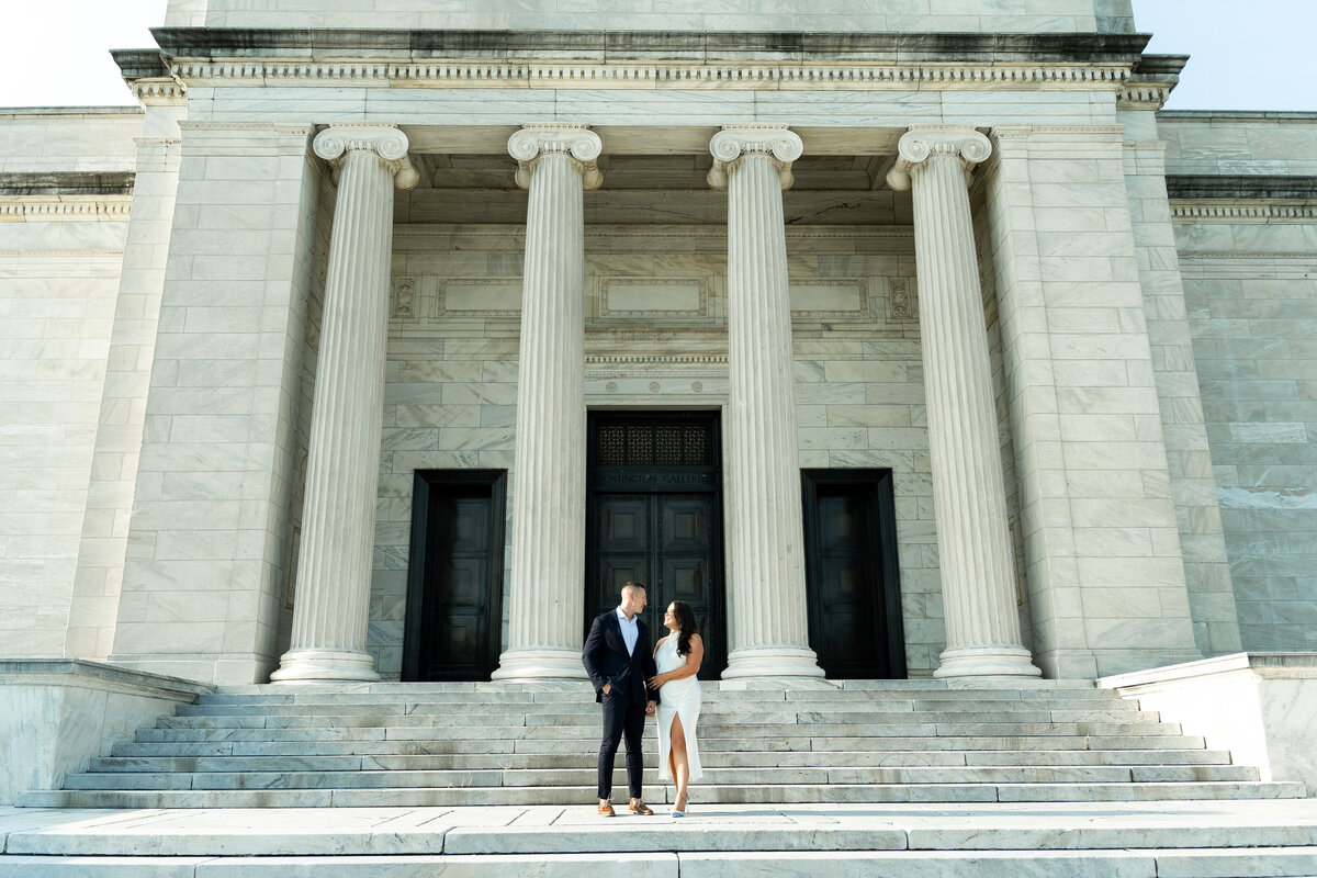 golden hour engagement session at Cleveland Museum of Art