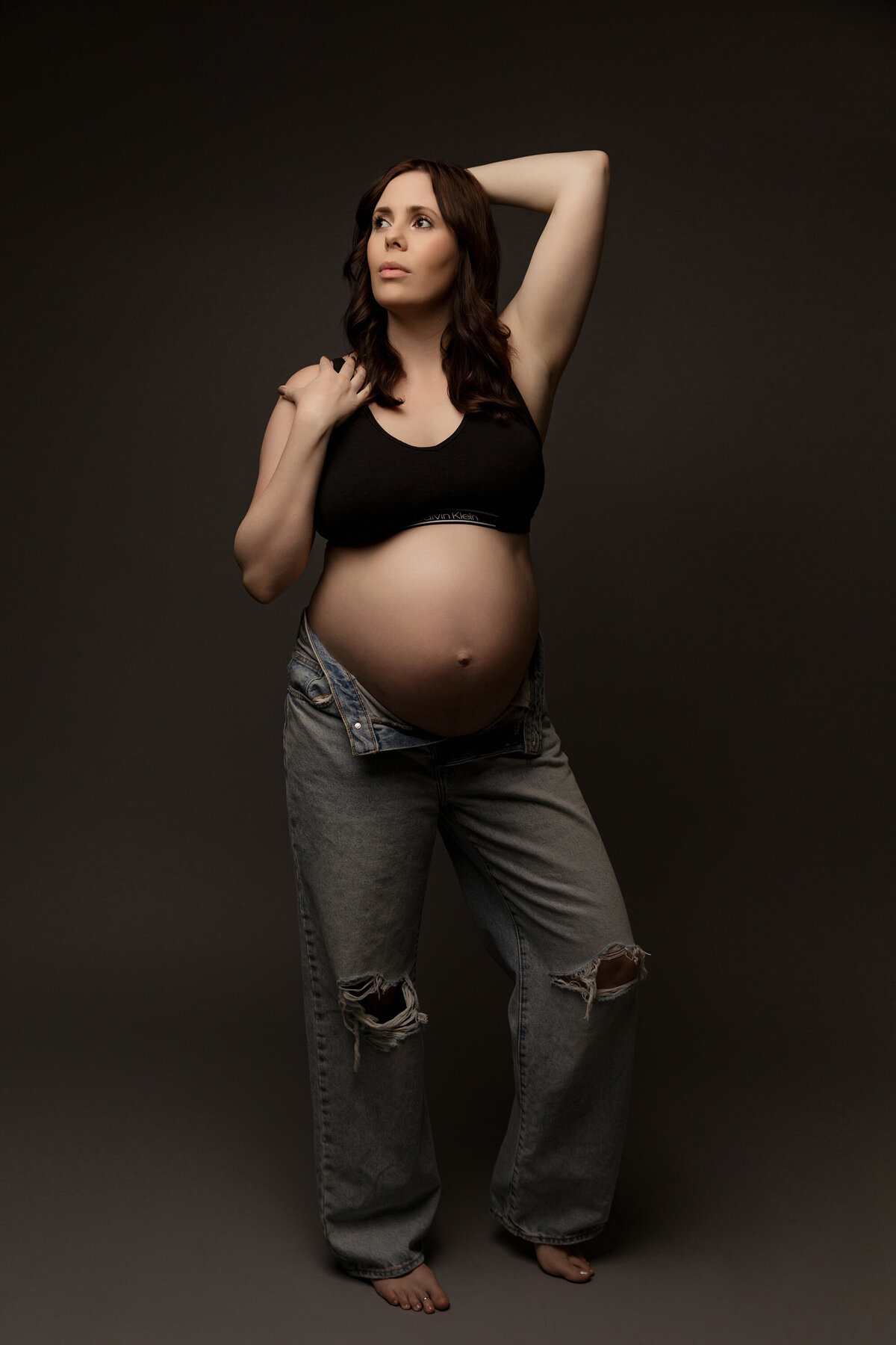 mom in jeans for phoenix maternity session