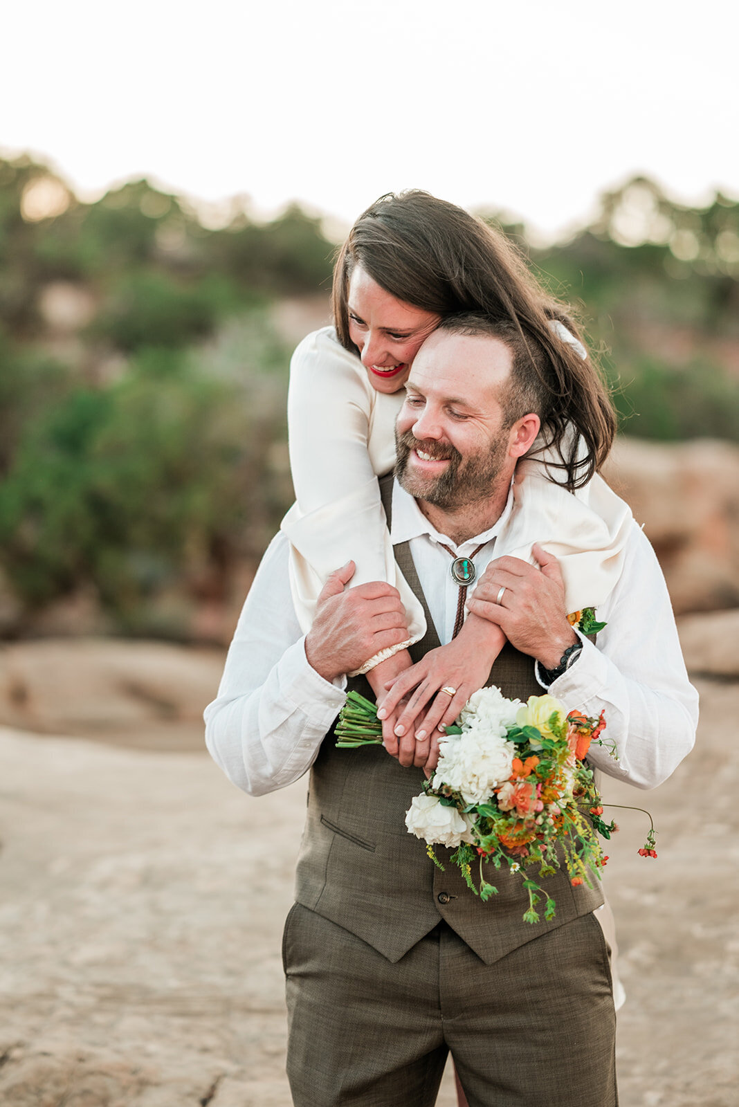 robyn-jonathan-colorado-national-monument-micro-wedding-elopement_0303