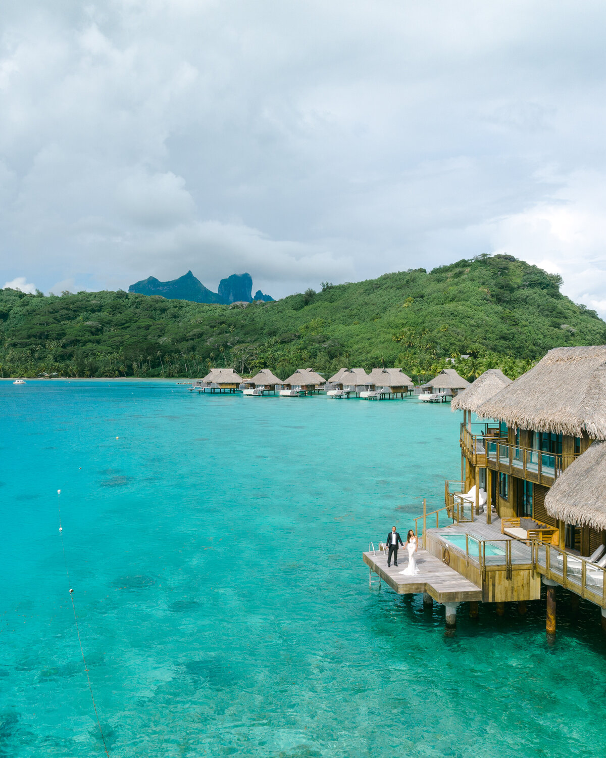 Bora Bora Photographer Paulina Cadoret | Honeymoon & Wedding