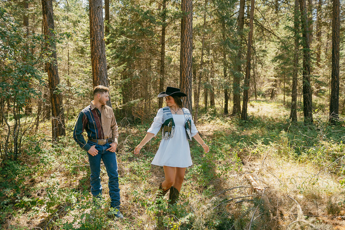 presley-gray-photo-haybale-forest-montana-elopement-8066