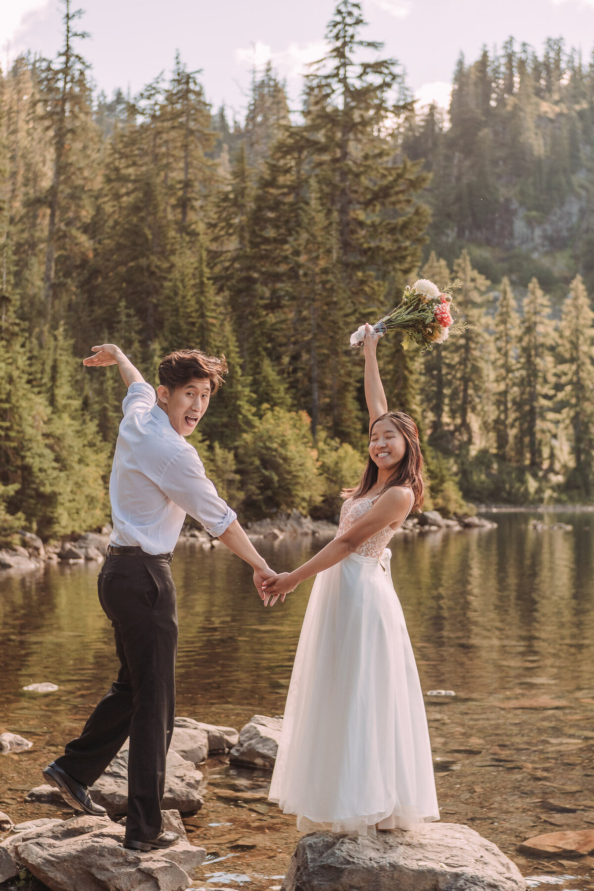 Joyce Li Photography Destination Wedding Elopement Engagement Lifestyle Portrait Photographer West Coast Seattle Washington California snowlakeengagement-10