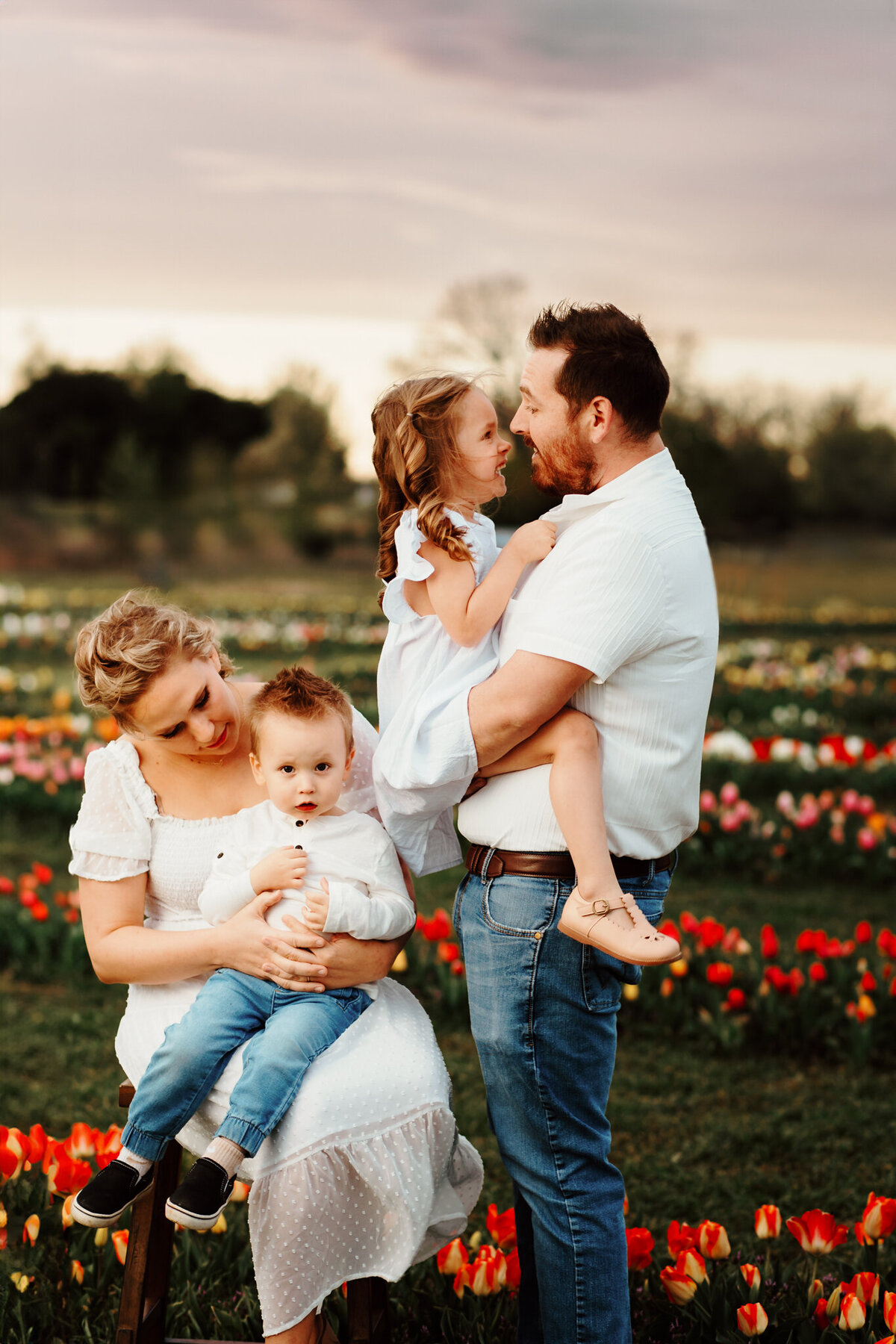 NWA family photographer, Northwest Arkansas best family photography, family portraits near me, professional family photos, family photography packages
