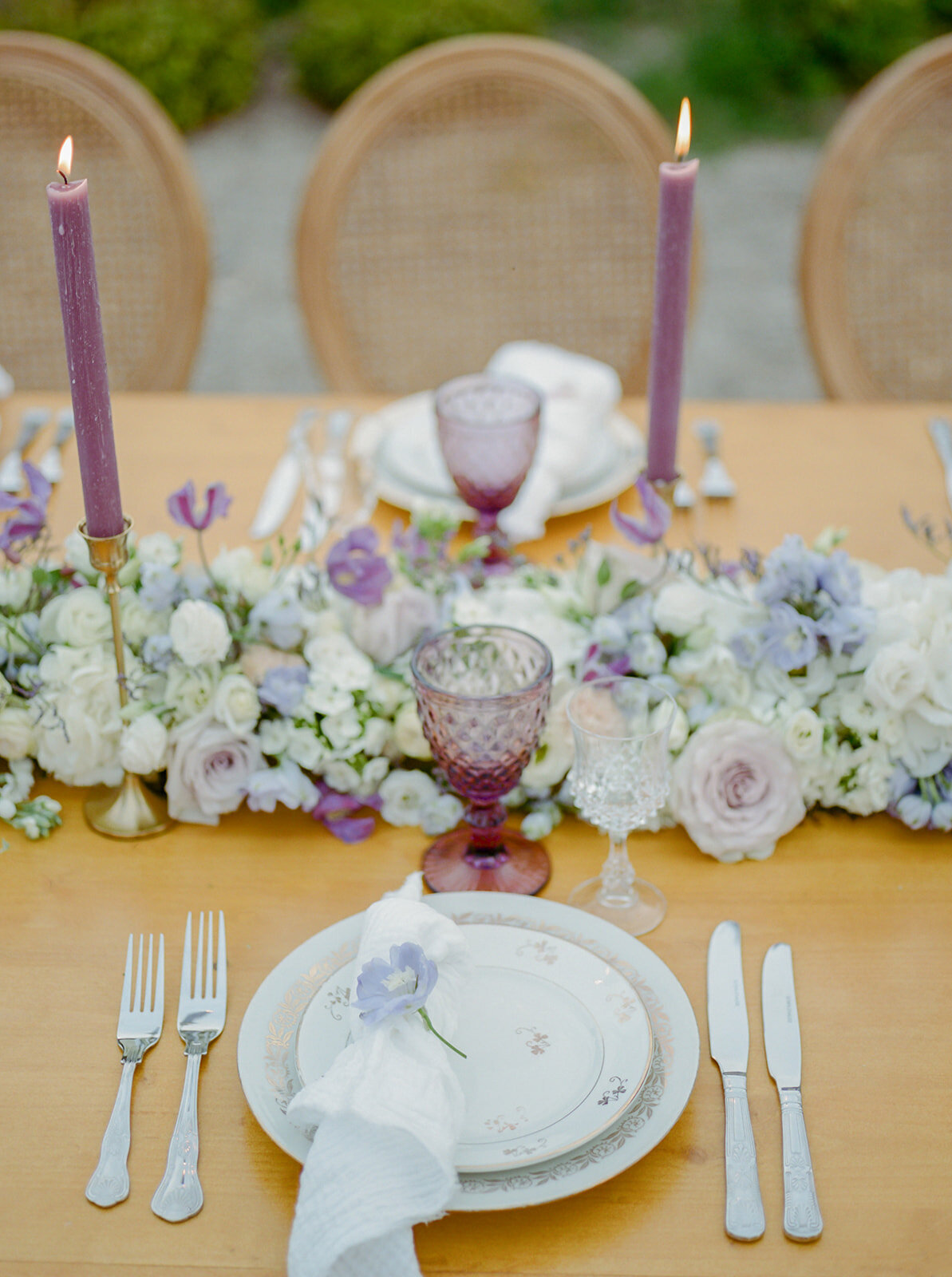 chemin-de-table-floral-mariage
