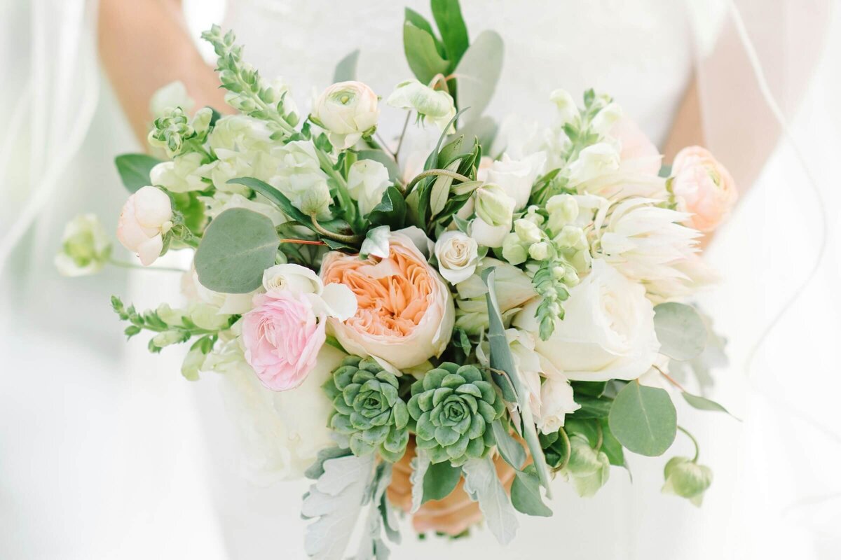 blush and cream bridal bouquet