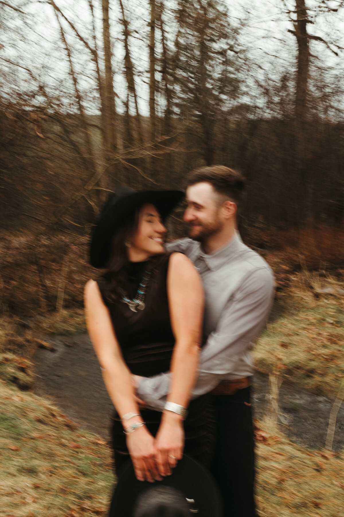 presley-gray-photo-montana-western-style-engagement-4474