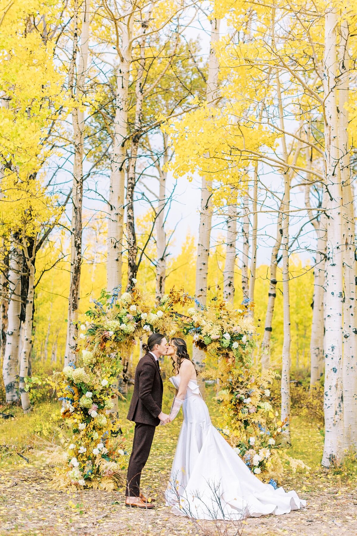 Utah-Fall-Aspen-Mountain-Wedding-Inspiration-Photography_0047