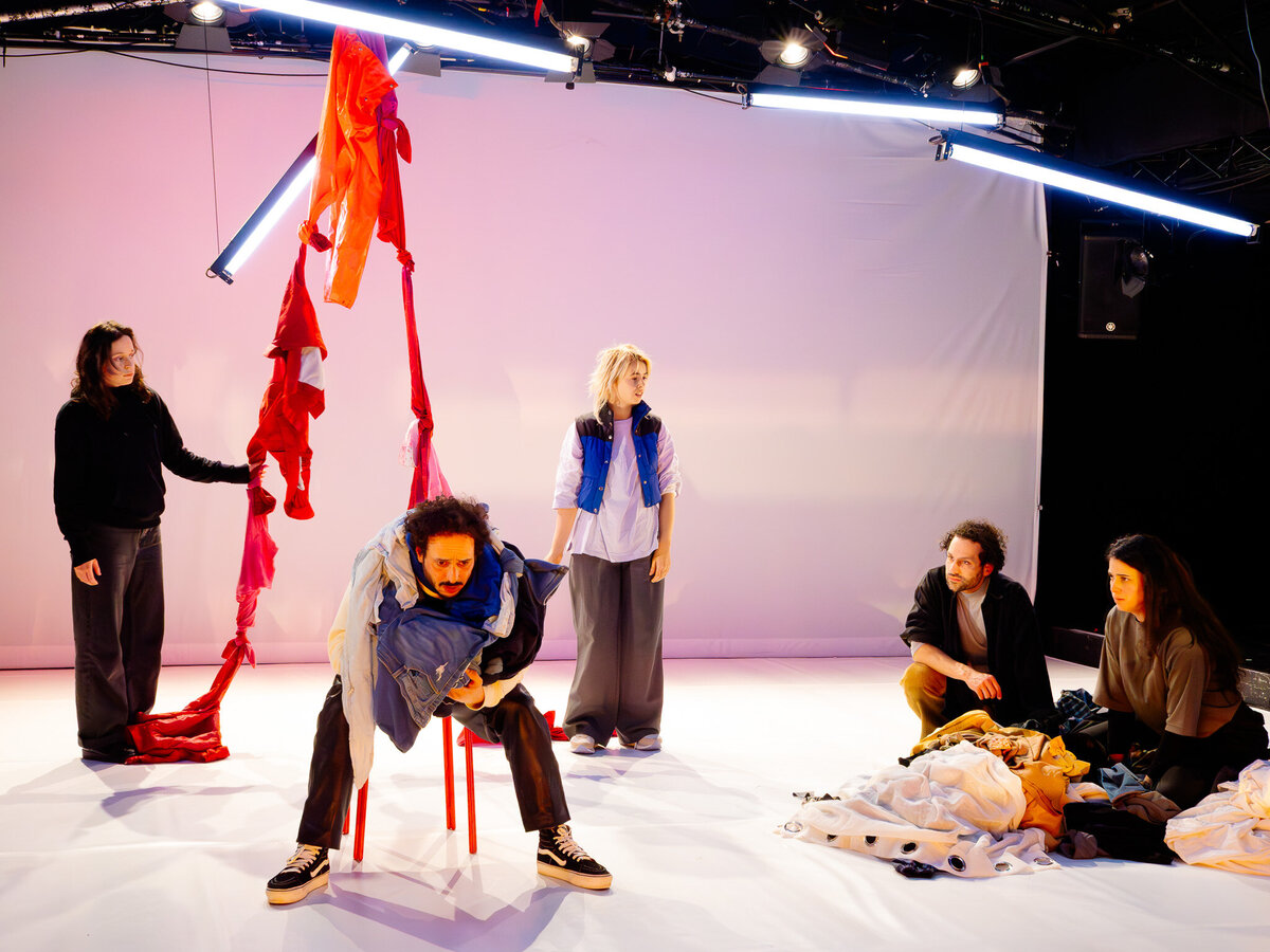 NOUS NOUS REPOSERONS Cie Les Filles de Mai_2190059-Enhanced-NR