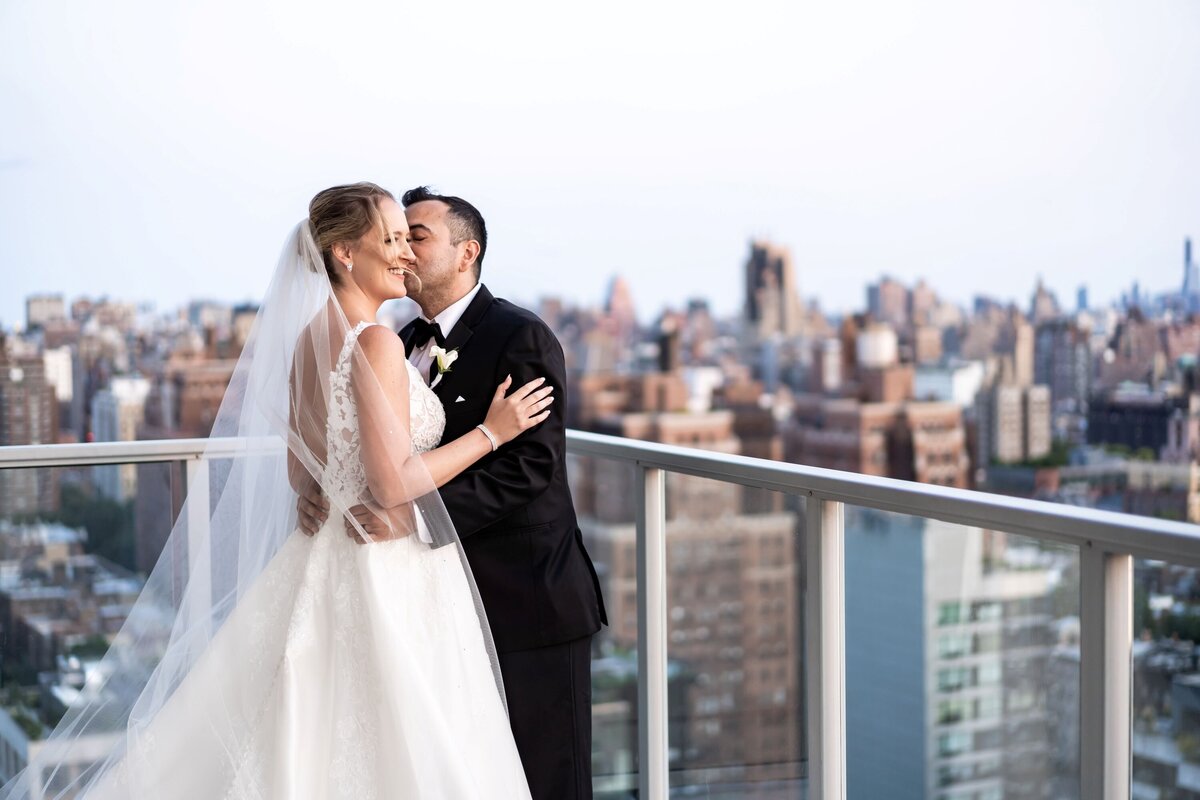 emma-cleary-new-york-nyc-wedding-photographer-videographer-venue-glasshouse-chelsea-9