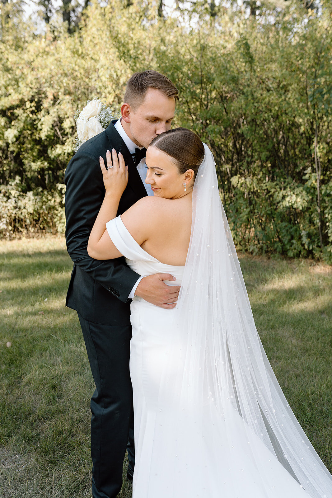 Calgary wedding photographer Laura Karl 15