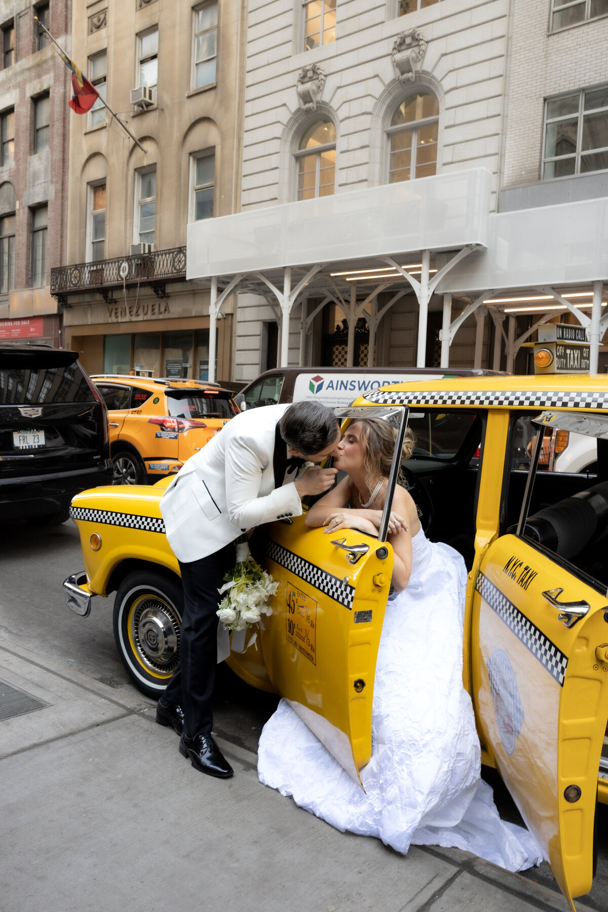 terrace-nyc-wedding-elegant-couple-150