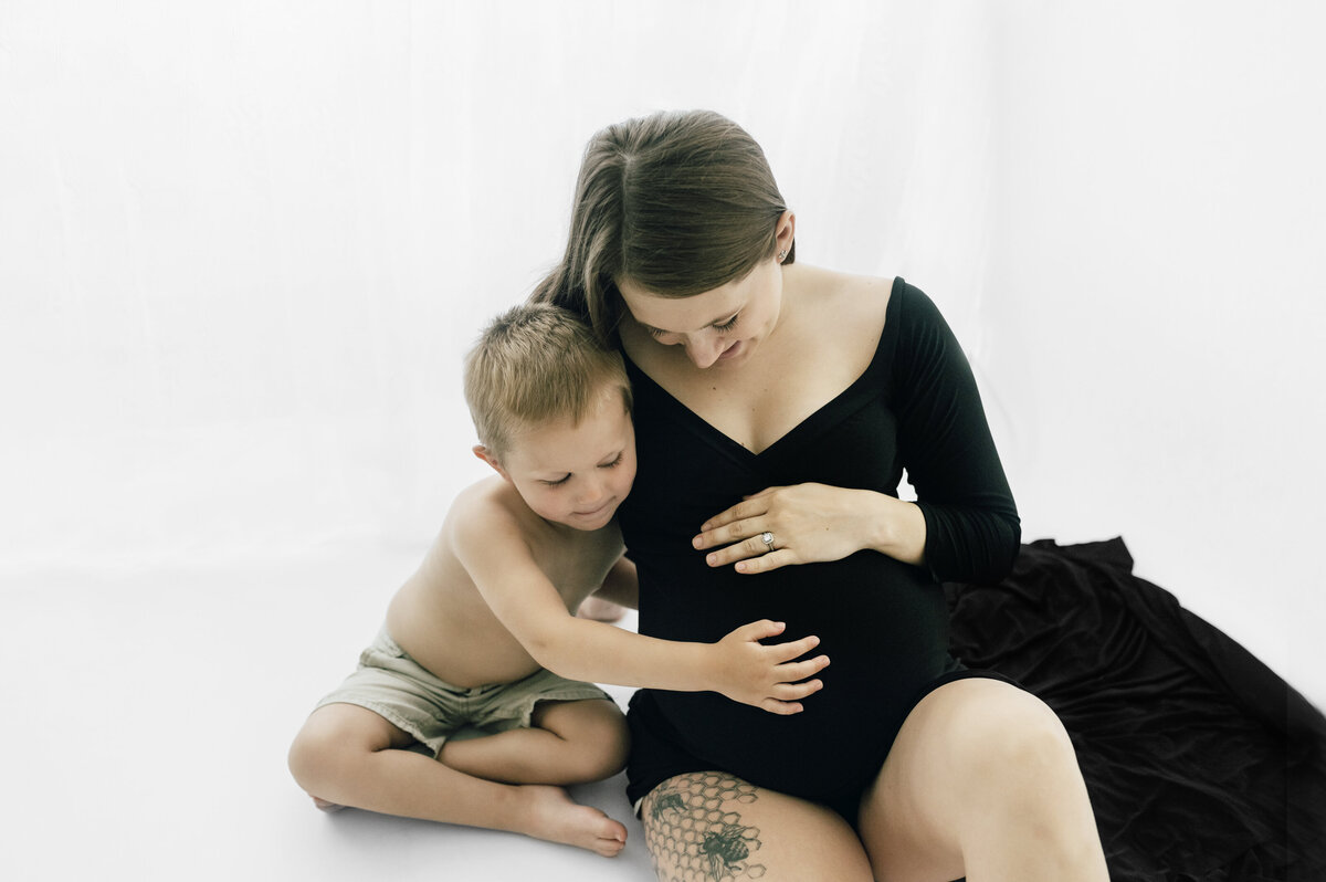 2022-Ferris's-Studio-Maternity-Session-Buckeye-Arizona-Ashley-Flug-Photography-19