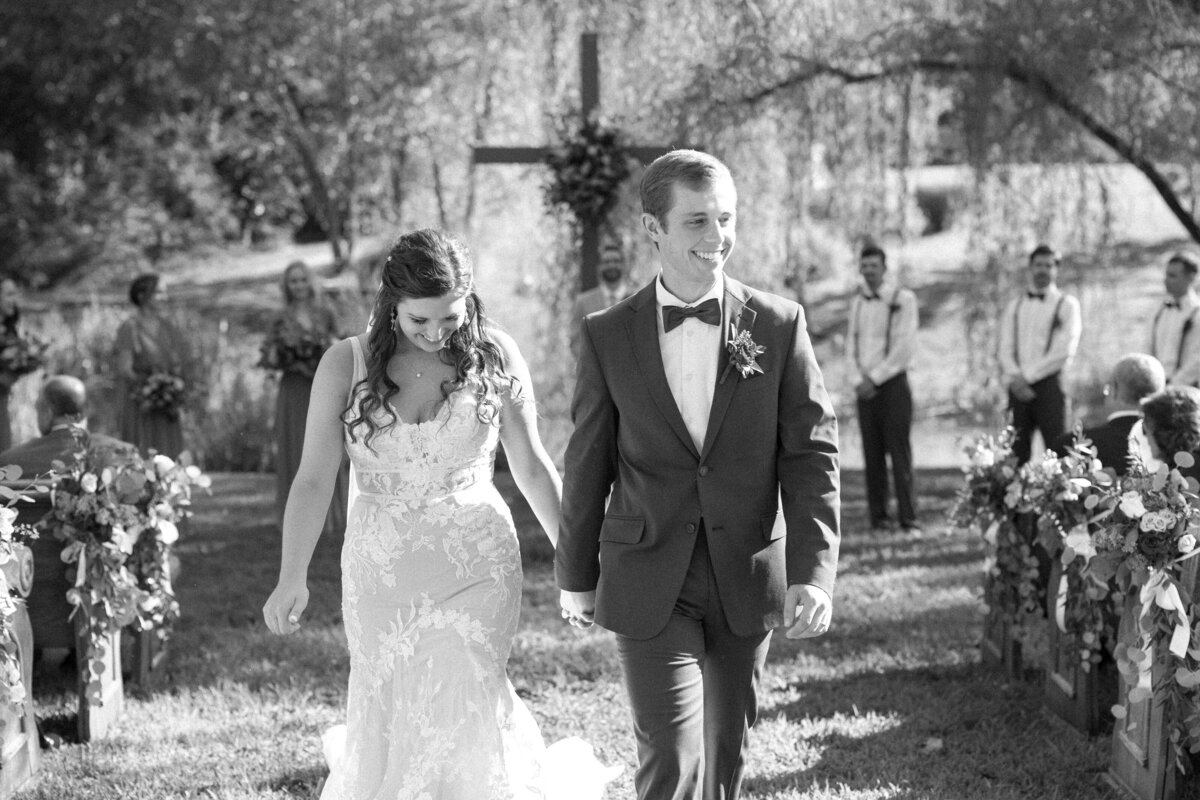 Alaina and Russ - Coopers Cove at Heritage Park - East Tennessee Wedding Photographer - Alaina René photography-567