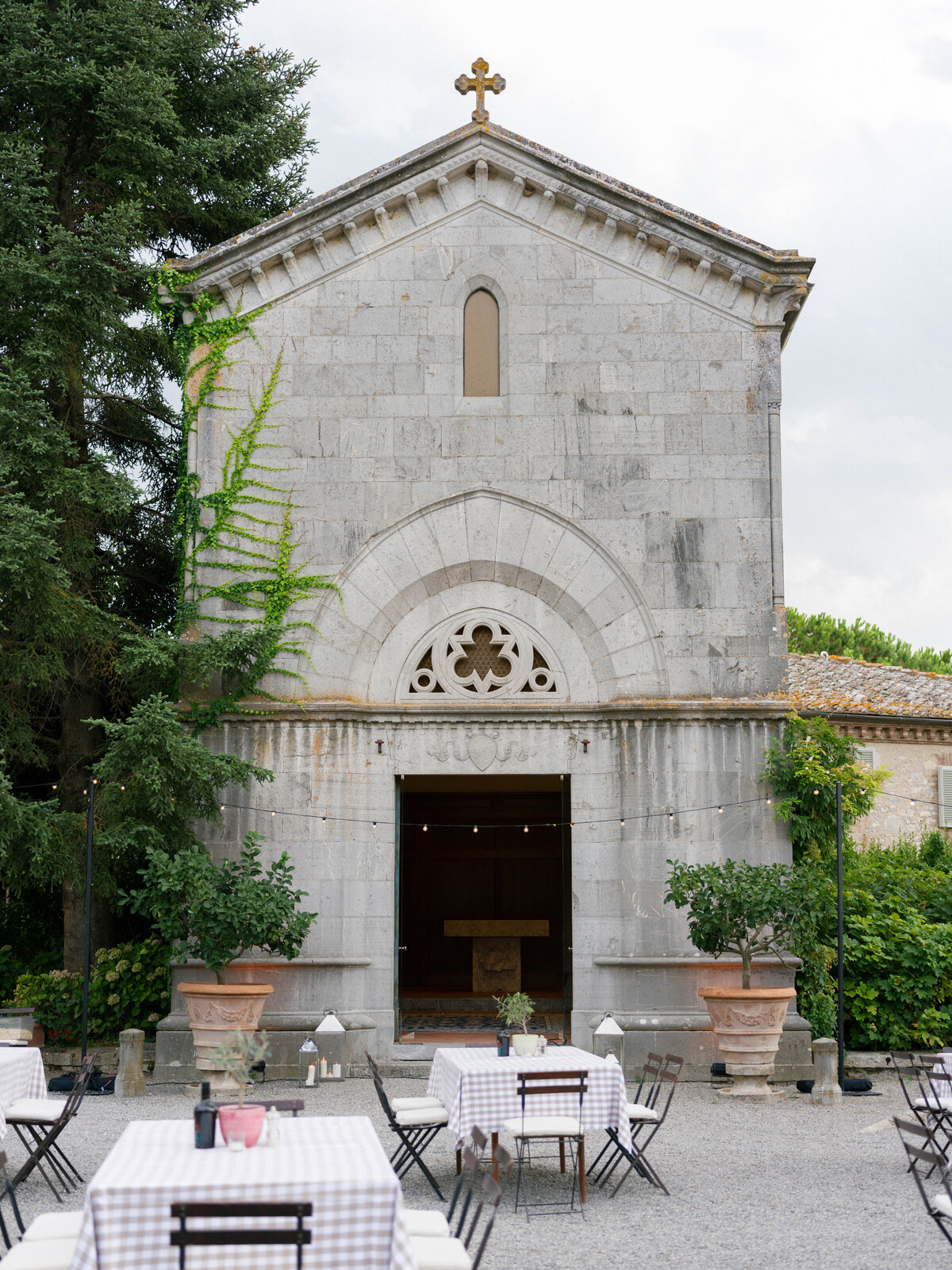 AshleyPigottEvents-Destination-Wedding-Weekend-Valentina&Stefano-BorgoSanFelice-Italy-002
