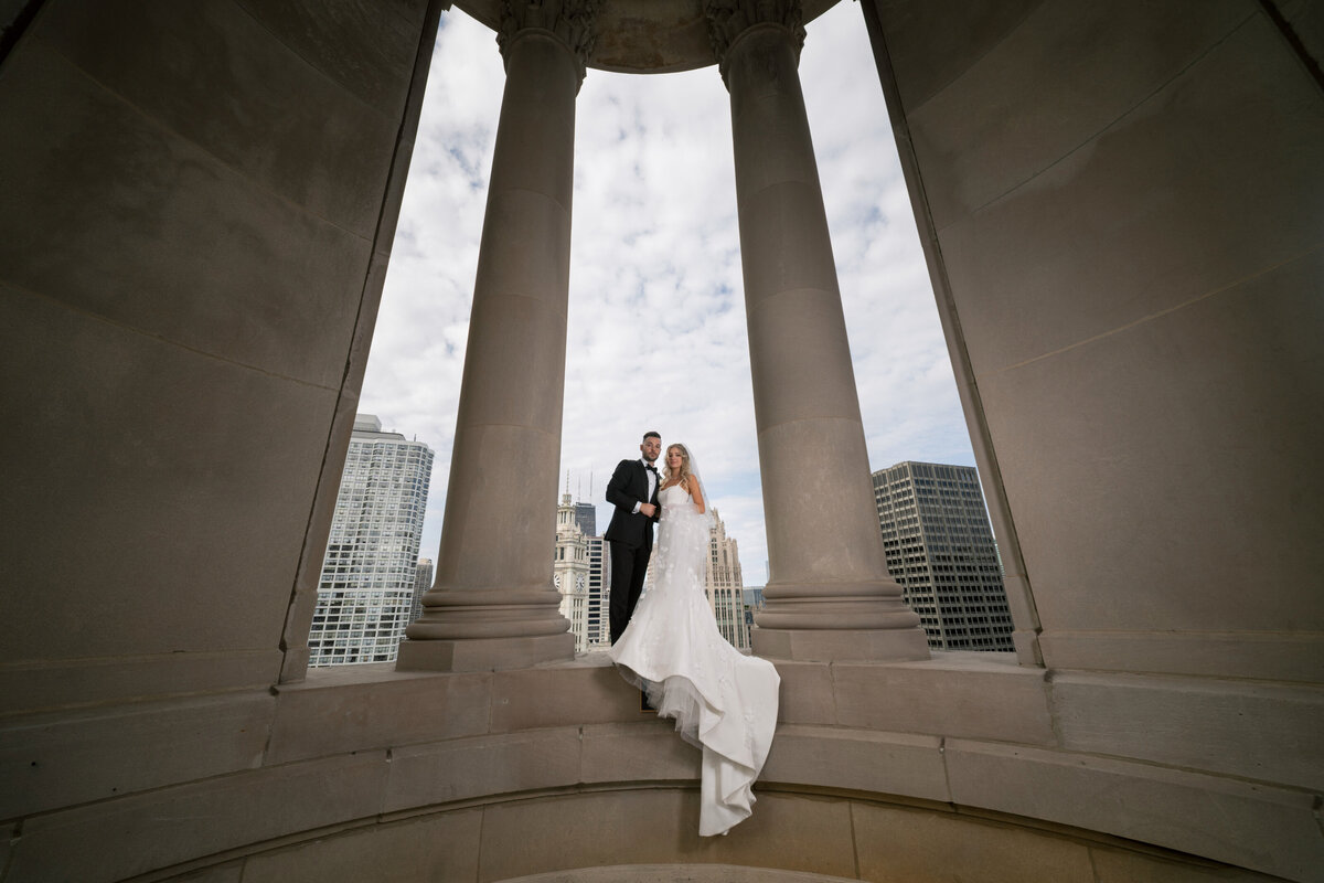 Aspen-Avenue-Chicago-Wedding-Photographer-London-House-Fleur-Inc-Ultimate-Bride-TVKMusic-Aspen-Avenue-Romantic-Timeless-67