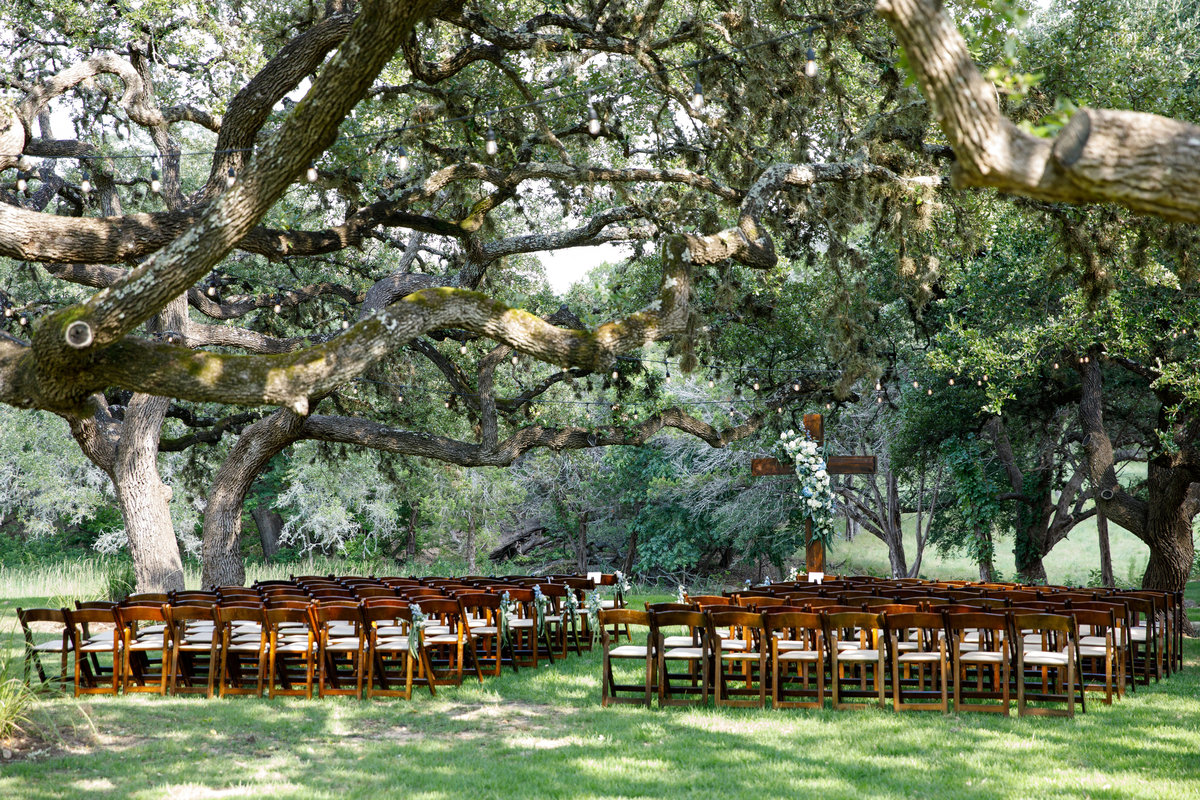 ivory oak austin wedding photographer 1521 Unit B Deer Lake Rd, Wimberley, TX 78676 ceremony site setting
