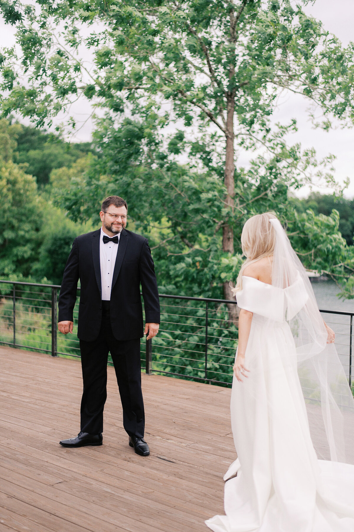 Barn at Smith Lake Wedding Photographer-17