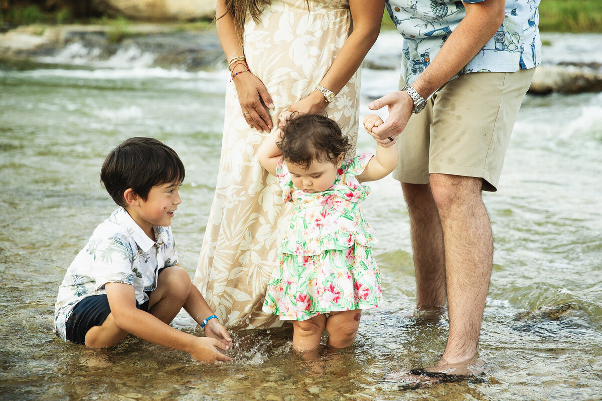 Salado Family Photography: Create timeless family memories with natural, heartfelt portraits. Book your session with an expert local photographer today!
