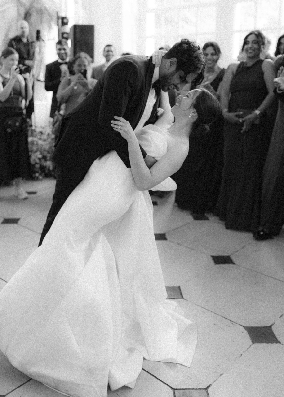 Anna-Vish-Wedding-Kew-Gardens-Chloe-Lowe-Photography-511