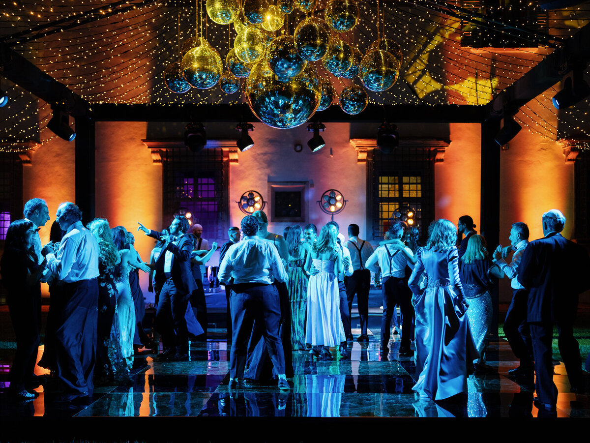 203-Dance-Floor-Energy-at-Villa-Corsini