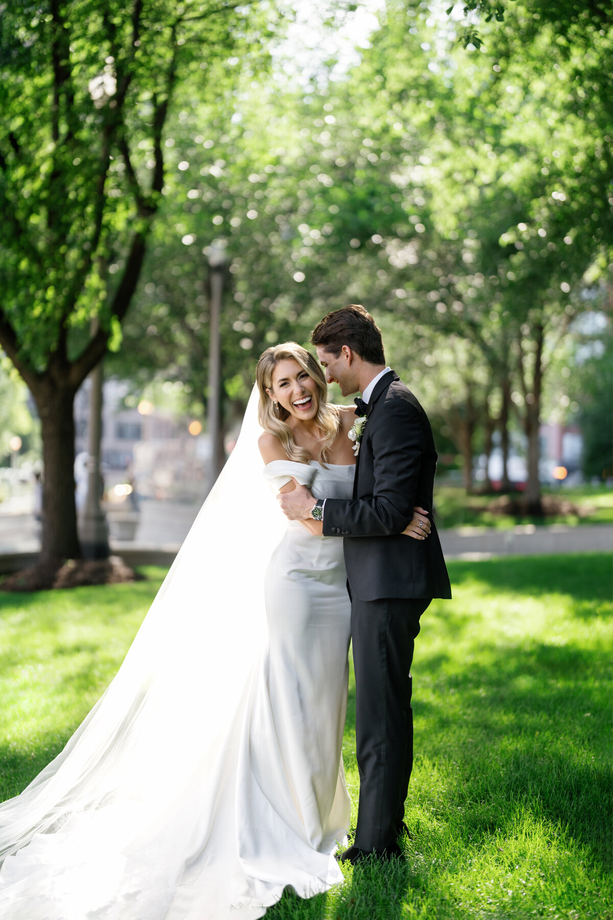Aspen-Avenue-Chicago-Wedding-Photographer-Chicago-Athletic-Association-Simplicitee-XO-Design-Co-St-Mary-of-the-Angels-Church-Anomalie-Beauty-Timeless-Vogue-105
