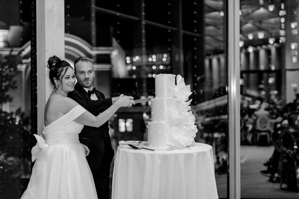 1490 Pascale and Nicolas NAC OBorn Room Wedding Downtown_Ottawa_Photography by Emma