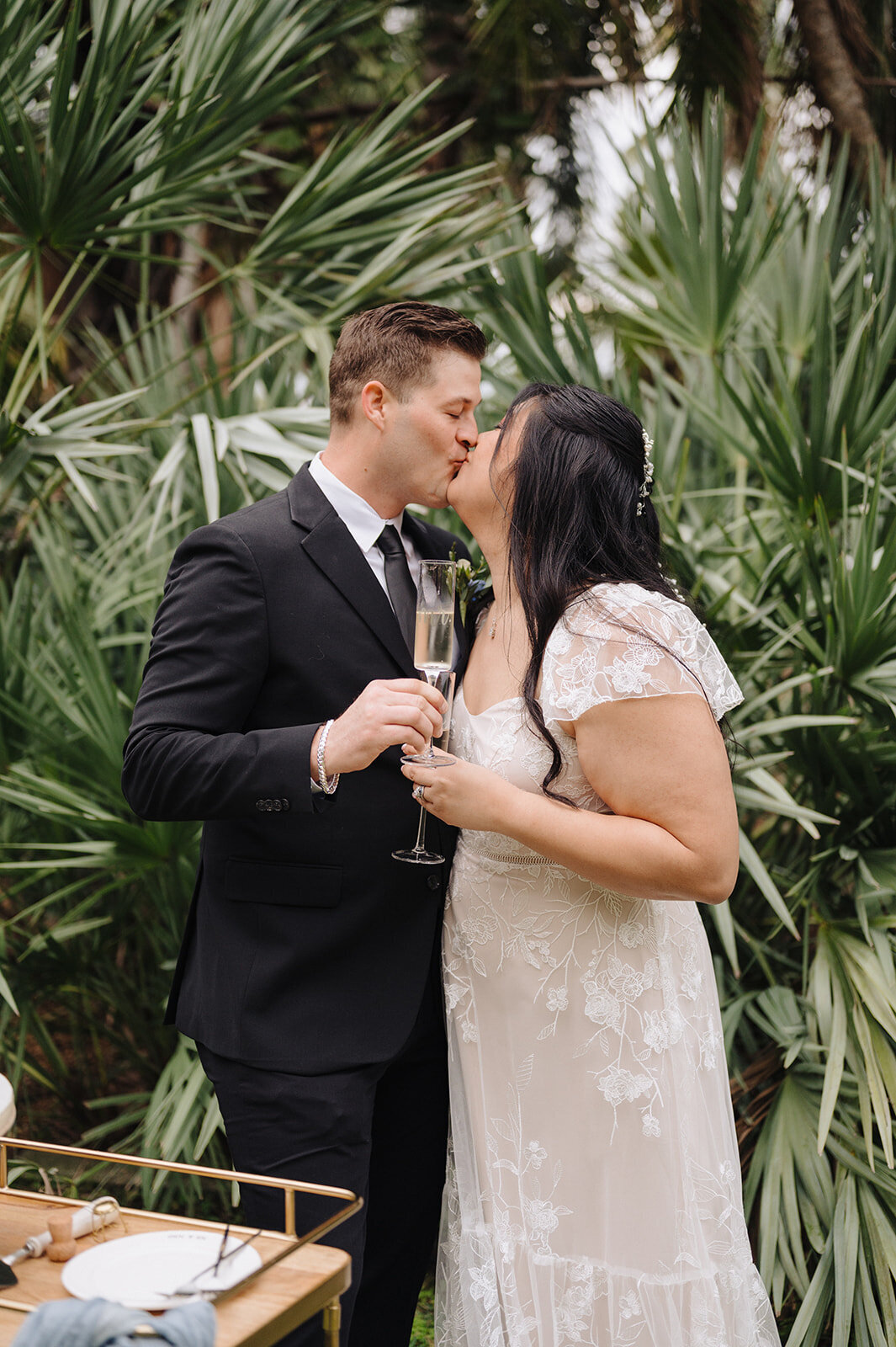mcneile-photo-elope-tampa-chantilly-chic-celebrations-gizella-kopsick-park-17