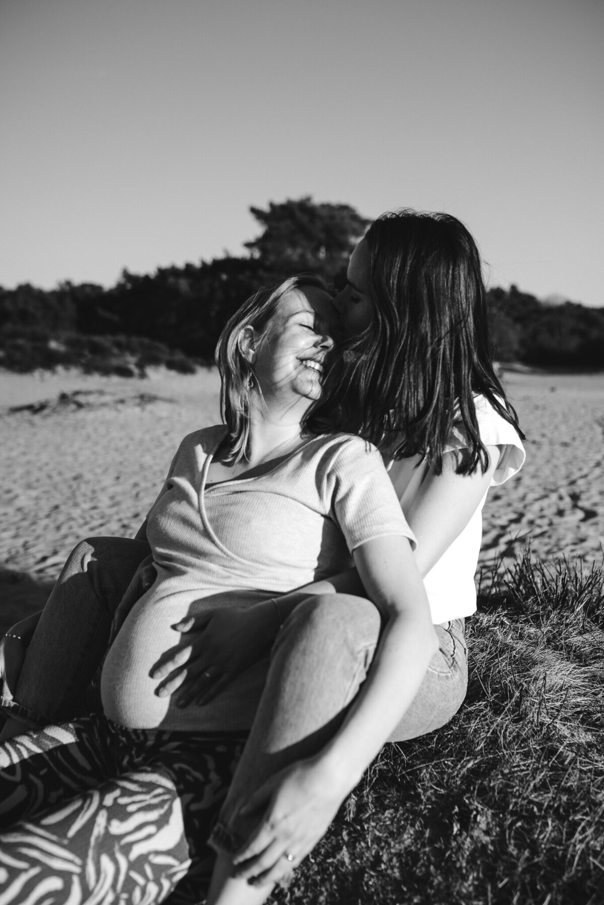 WEB - Merel en Iris Zwangerschapsshoot Soesterduinen | Samantha Bosdijk Photography-76