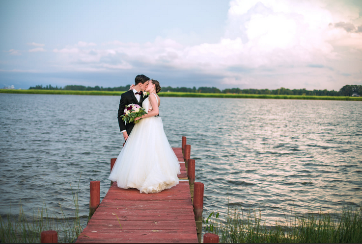 cousiac-manor-wedding-rustic-waterfront-ceremony-reception-riverfront5