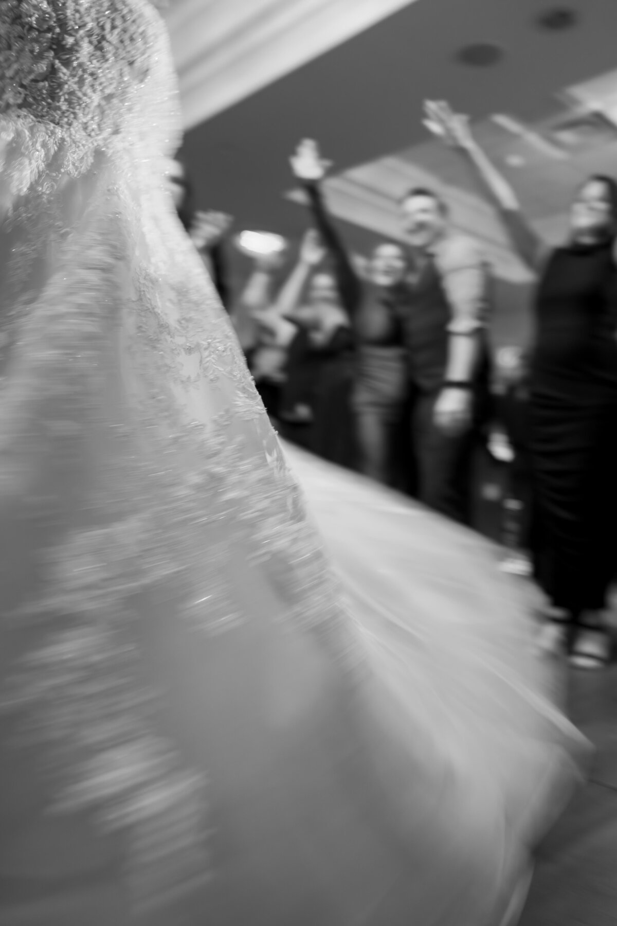 wedding-out-of-focus-blurry-wedding-dress-photo-spinning-dance-floor