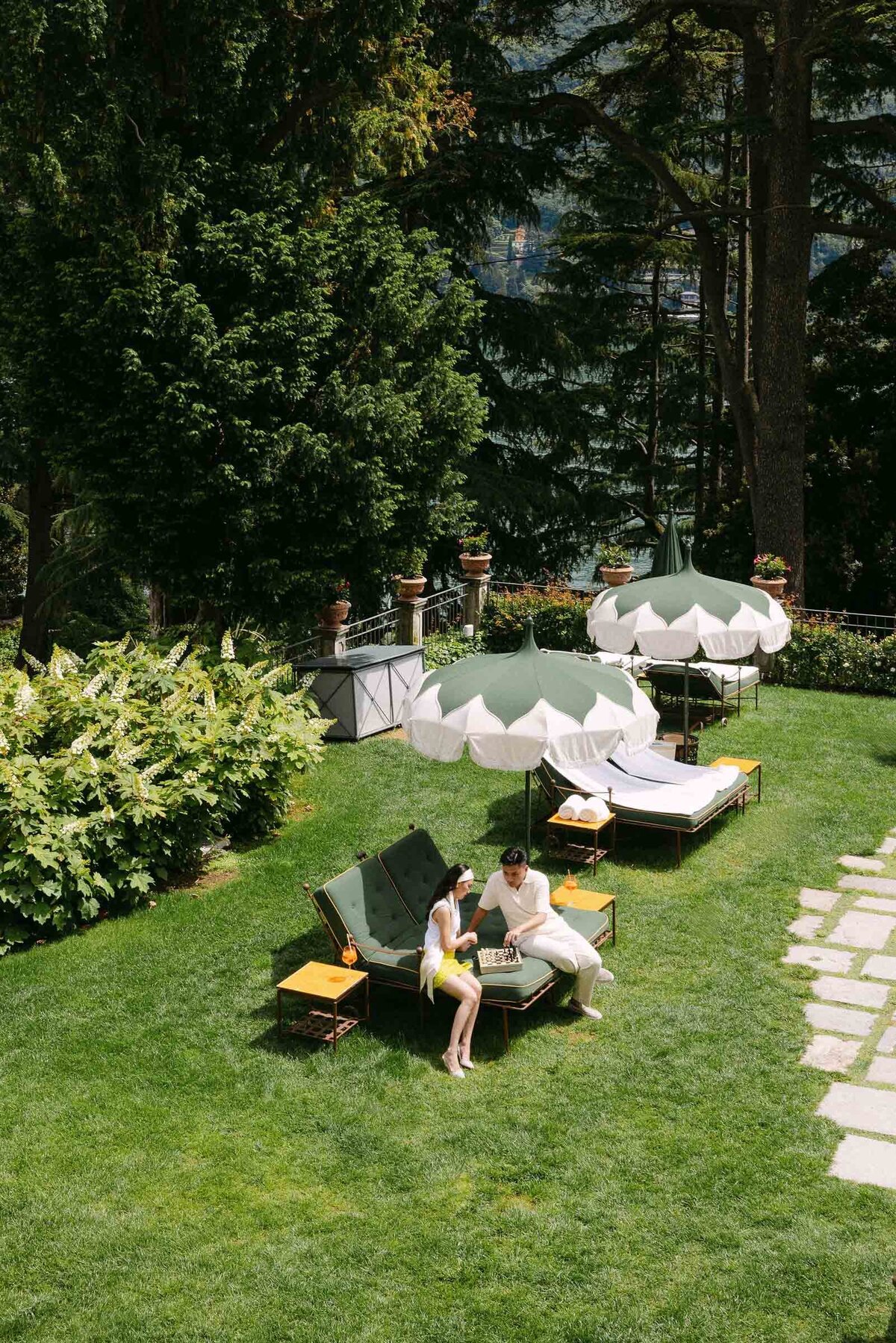 couple photoshoot lake como passalacqua hotel 13