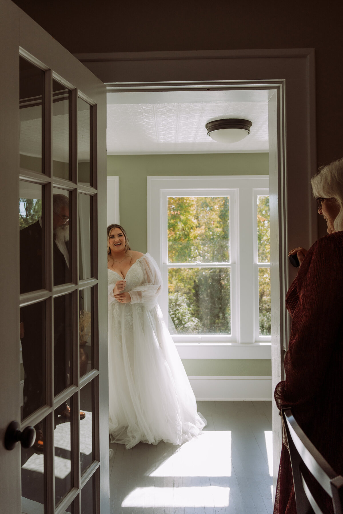 bride meeting family members before wedding ceremony