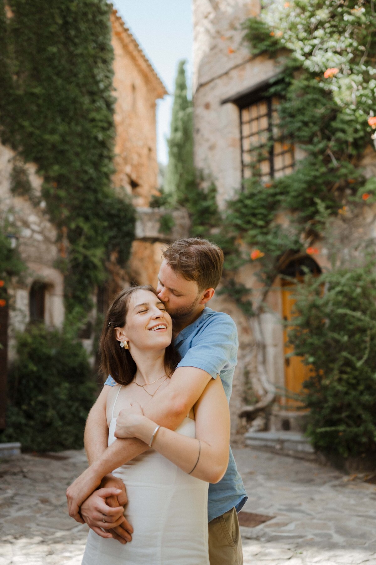 Provence-engagement-session-couple