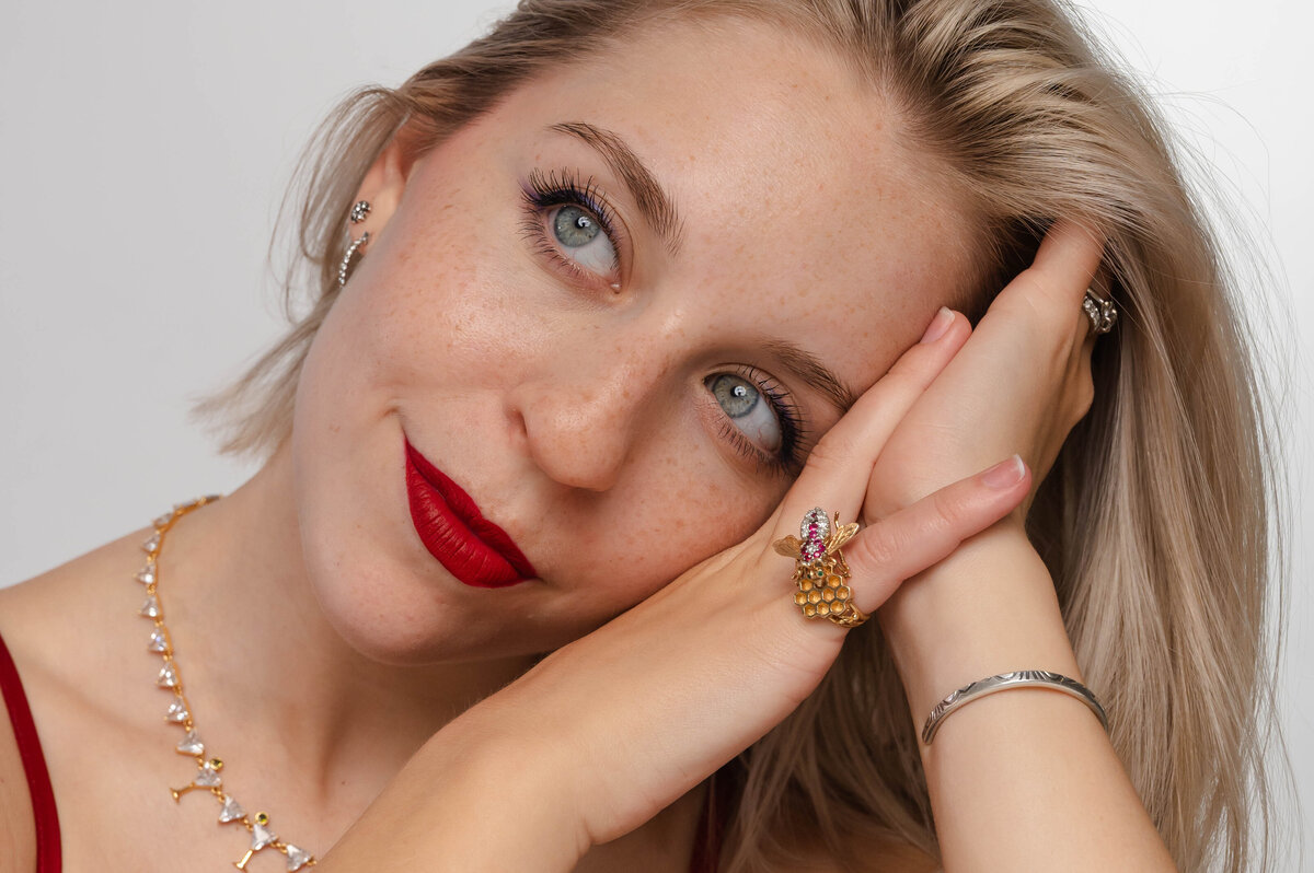 Curiosity-Photography-and-content-Agency-for-makeup-and-jewelry-brands-and-businesses-by-Lexi-Pratt-Meza-and-phoenix-valley-Arizona
