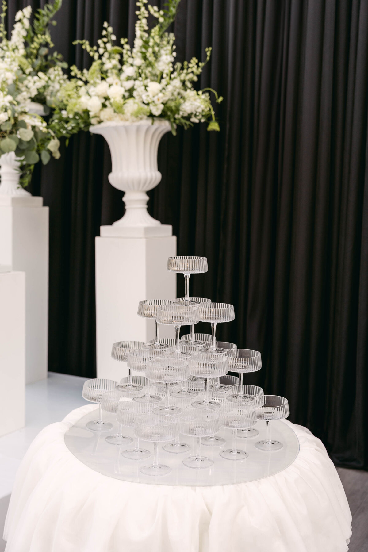 515-Mount-Alverno-Luxury-Resorts-Toronto-Canada-Stefanie-Mark-Wedding-34