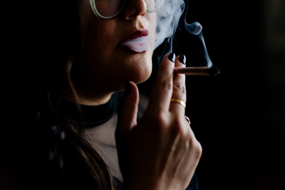 boudoir-session-with-smoking