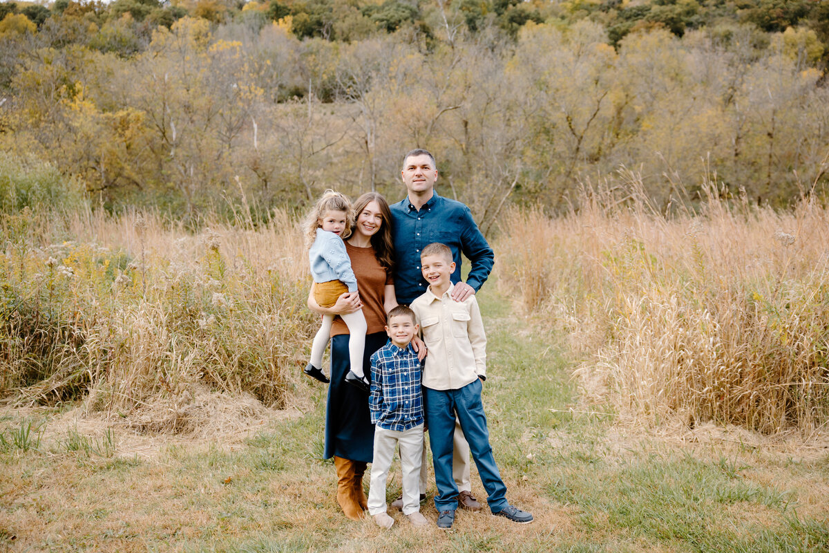 christina_ney_photography_wedding_engagement_lifestyle_photographer_dubuque_iowa_wedding_planning_assistance_adventurous_bold_laidback Family Photography5