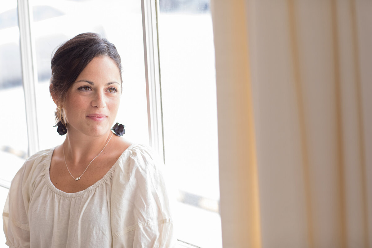 Modern Philadelphia headshots of professional woman
