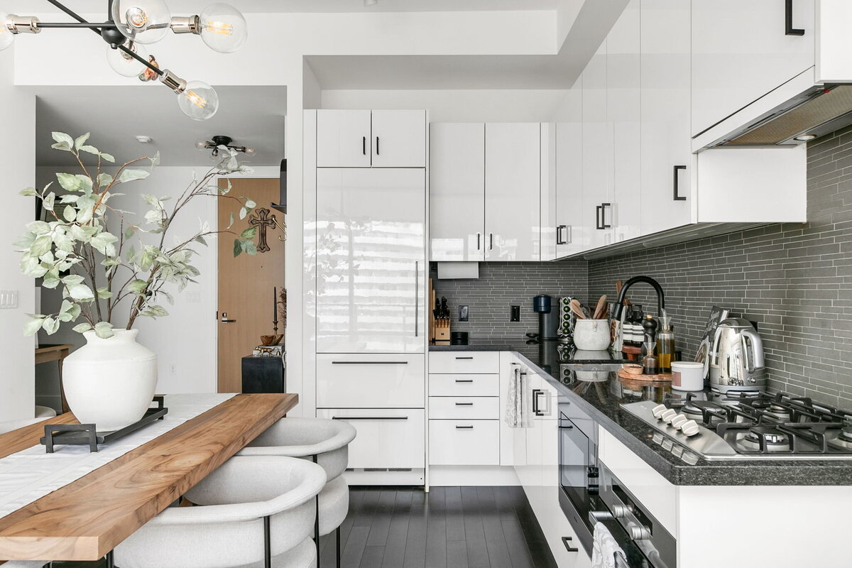 23-web-or-mls-15_003_Kitchen
