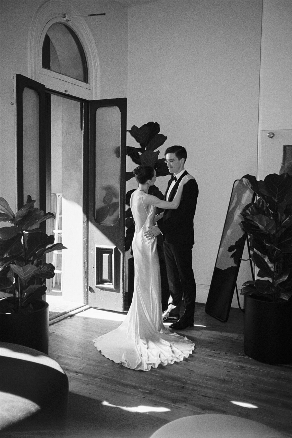 Maegan-Brown-Moments_20240120_Wedding_Stella-Julian_Botanical-Gardens_Sophia-Prahran-Arcade_35mm-Film_0012-Copy1
