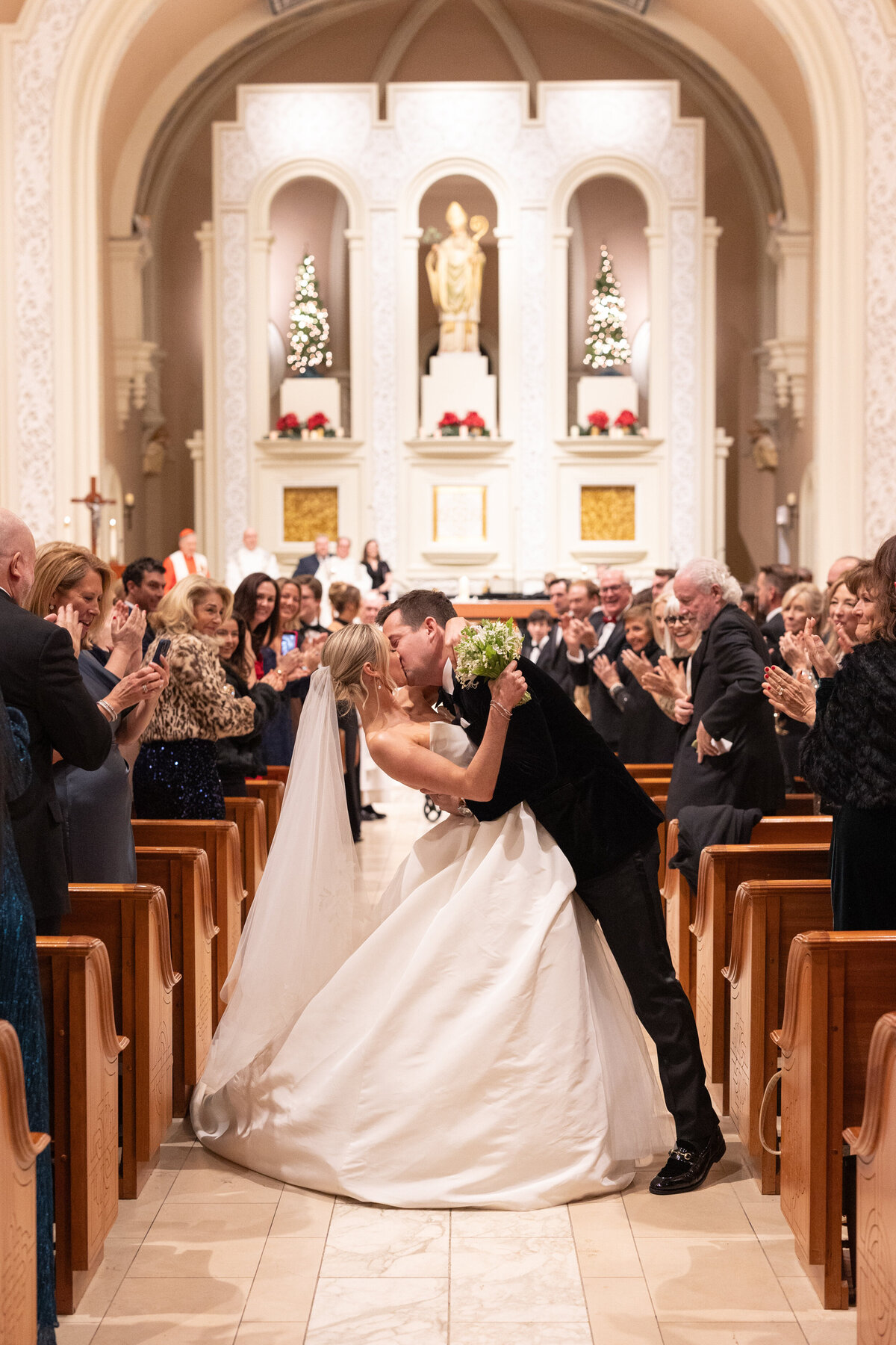 chicago-luxury-winter-wedding-at-old-st-pats-82
