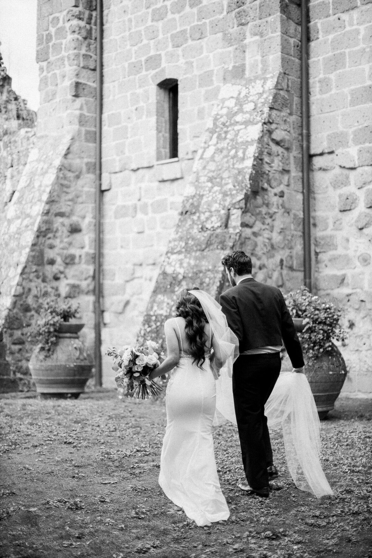 Maïlys Fortune Photography Husband Wife Wedding Weddings Photography France Switzerland Italy Timeless Dreamy Imagery Bilingual French English Destination Weddings Destination Wedding Provence French Riviera Paris Lake Como Tuscany112