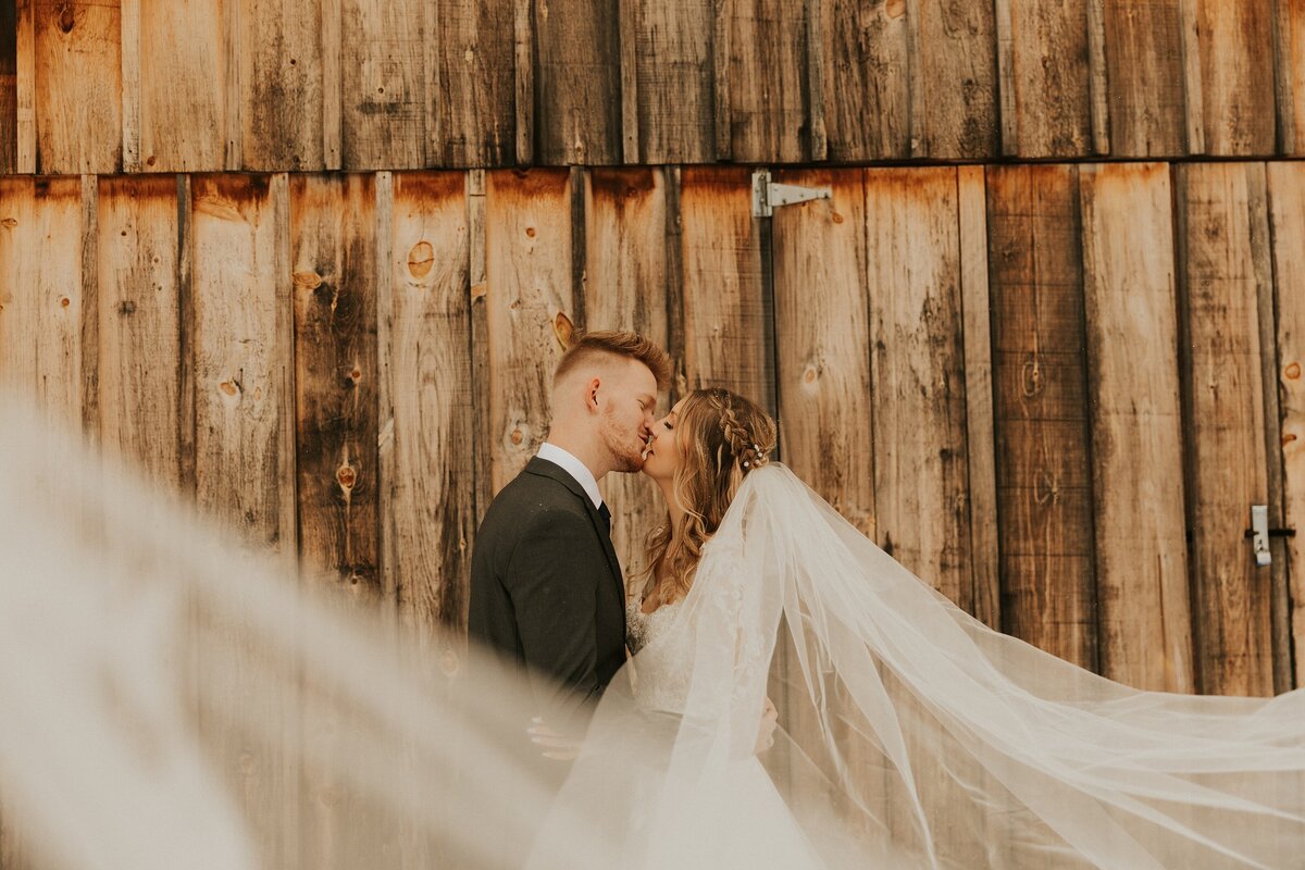 Campfire-Winter-Wedding-Couple-57