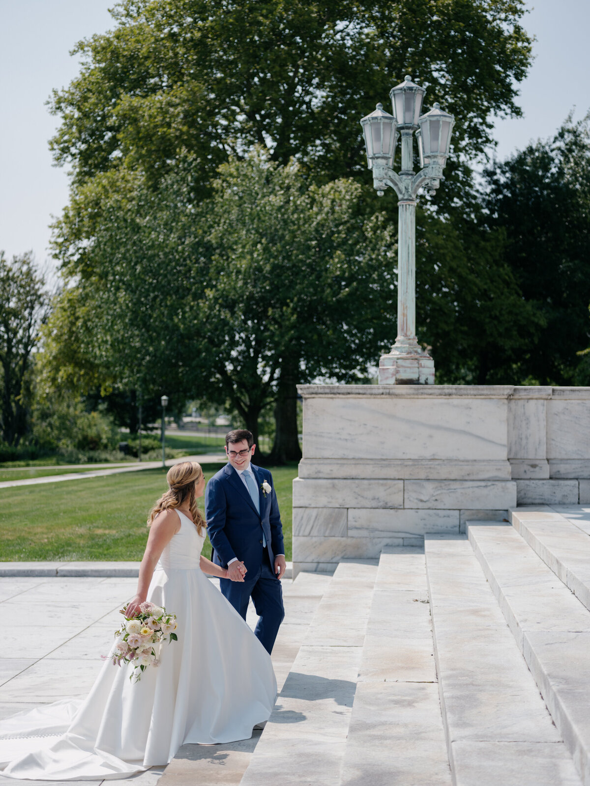 bride-groom-wedding-portrait-cleveland-art-muesum-1