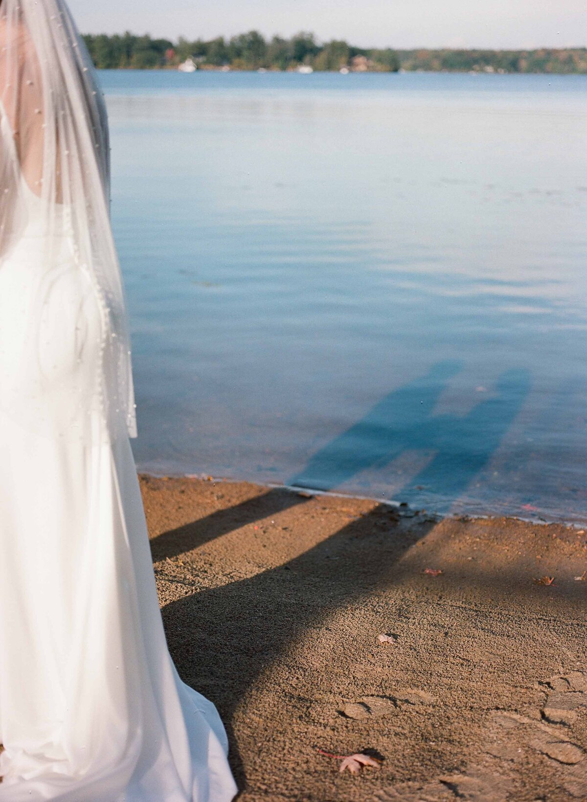 intimate-gravenhurst-cottage-wedding-on-film4