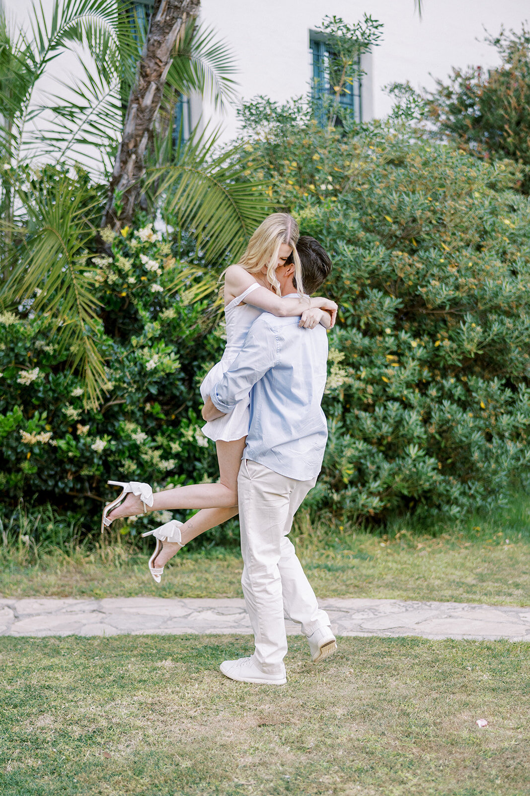 santa-barbara-courthouse-engagement-photos-126_websize