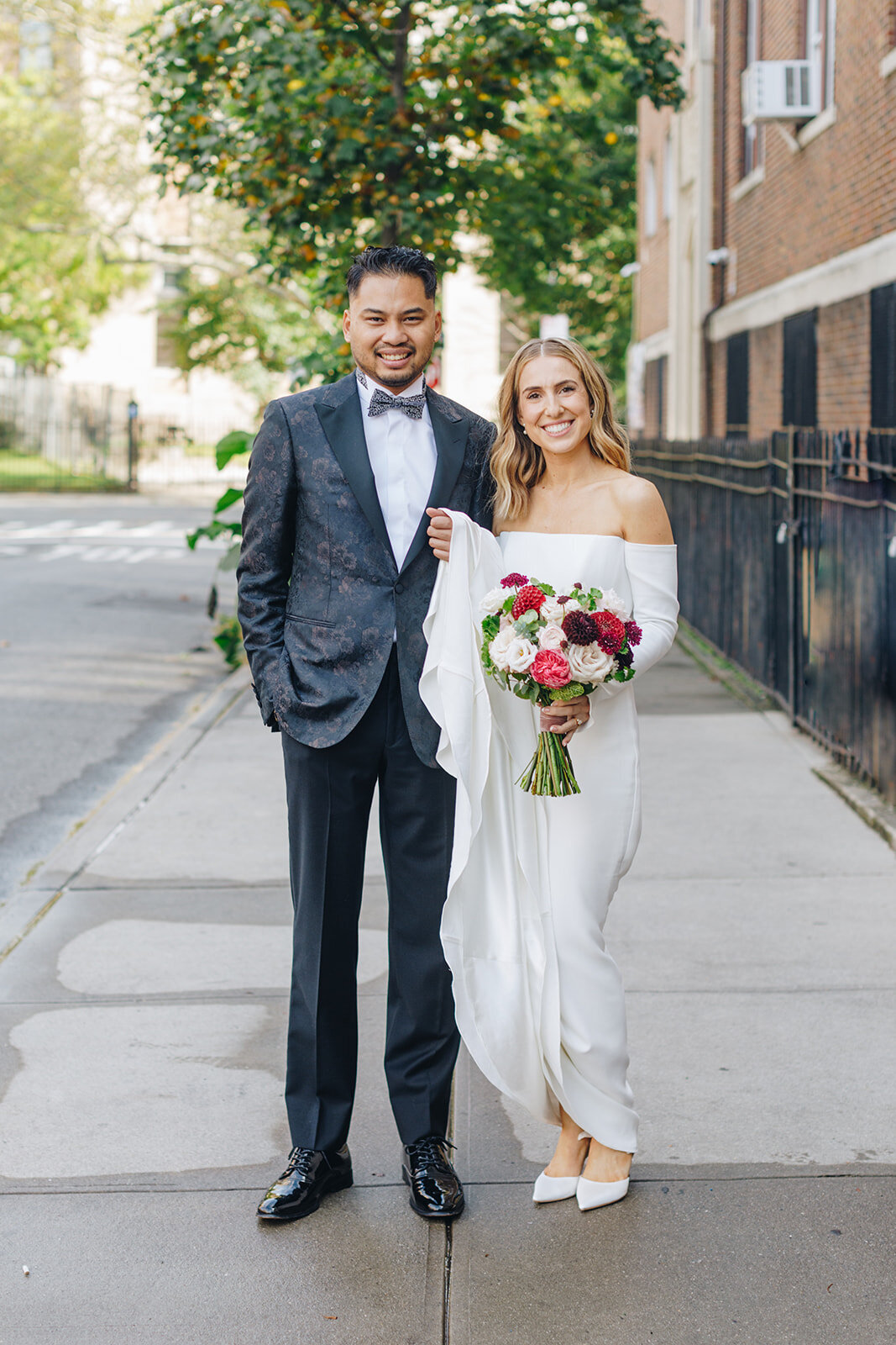bride and groom in brooklyn streets 