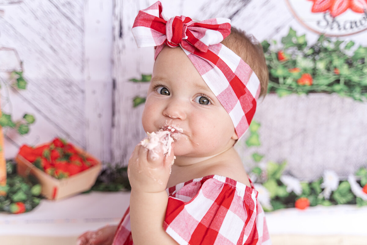 Evangeline 1 year old cake smash-0038