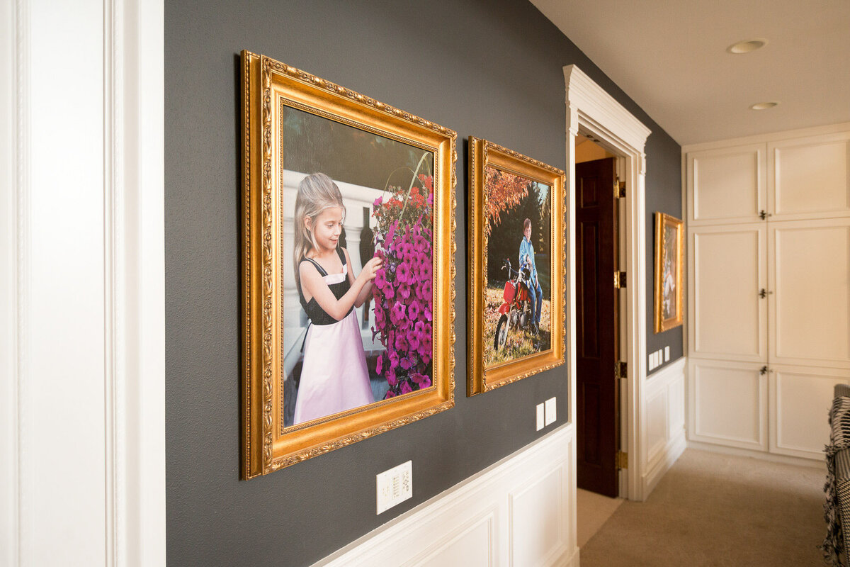 Canvases in rooms_04